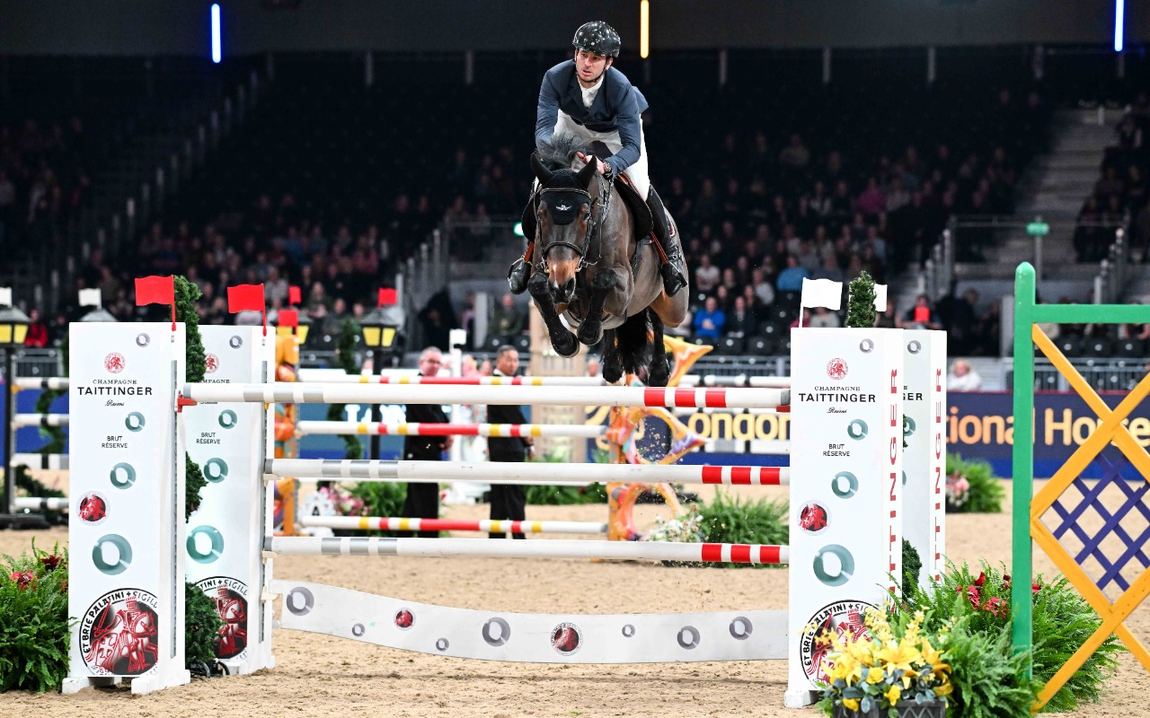 Steve Guerdat riding Looping Luna