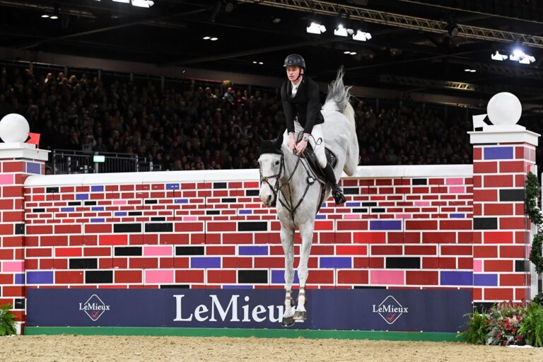 london_horse_show_puissance